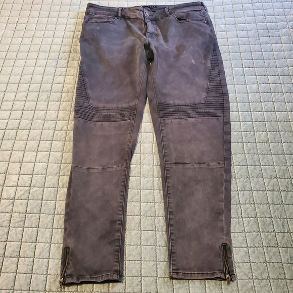 Zara jeans with zipper in the leg